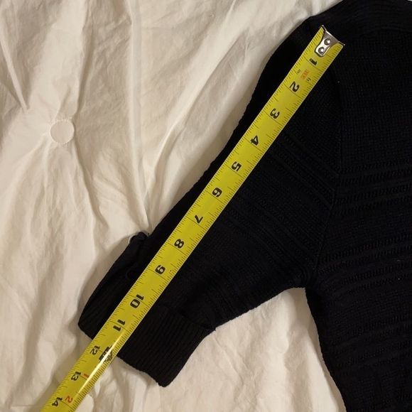 Apt 9 Black knit fitted top size M  ruched sides/textured design silver buttons - Picture 9 of 10